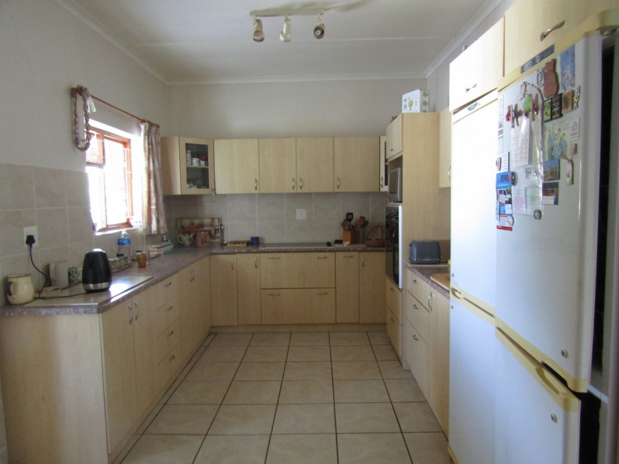 6 Bedroom Property for Sale in Humansdorp Eastern Cape